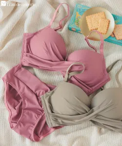 Популярный, увеличивающий объем груди, минималистичный и базовый комплект бюстгальтера и трусиков без косточек "Style Up Series 002 Pair Bra (without wire)" Fran De Lingerie, цвет Rose Pink