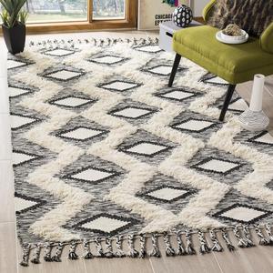 Ковер SAFAVIEH, 122 x 183 см, Kenya Collection, Black & Ivory, ручной вязки, марокканский племенной стиль с кистями, шерстяной, идеален для помещений с высокой проходимостью: прихожая, гостиная, спальня (KNY908H)