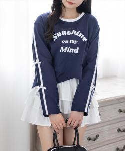 Топ с длинными рукавами и принтом в виде лент <<Новинка>>