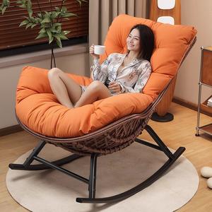 Quanpinwu Винтажное кресло-качалка из ротанга, серое кресло + серая подушка + скамеечка для ног