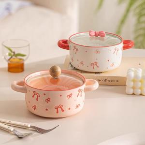 Ceramics Эстетичная белая лапшница Butterfly Knot с крышкой - стильная пиала для супа с двумя ручками, идеальная для лапши быстрого приготовления и рисовой лапши. В комплекте: ложка и палочки для еды с деревянной крышкой.