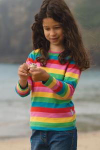 Розовая футболка с длинными рукавами из натурального хлопка с радужными полосками Frugi, розовый