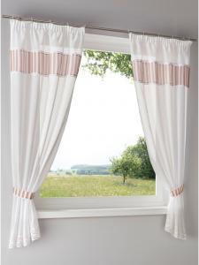 Heine Декоративный магазин в бело-бежевых тонах