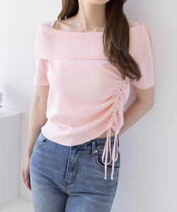 Вязаный топ с короткими рукавами и завязками по бокам