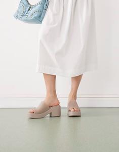 Туфли-слайдеры Crocs Brooklyn серо-коричневого цвета