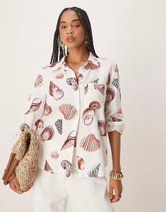 Forever New - Рубашка с принтом ракушек в нейтральных тонах