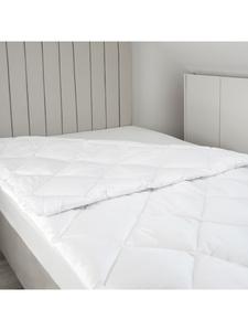 Одеяло премиум-класса из микрофибры 200x200 см - комфортное, белого цвета Almina