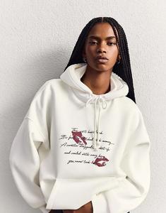 Толстовка Bershka Printed Hoodie цвета экрю