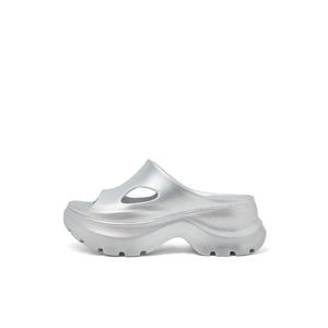 Comely Женские шлепанцы Slide, цвет экрю/серебро/черный