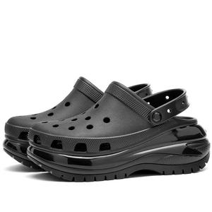 Сандалии Crocs Classic Mega Crush Clog, черный