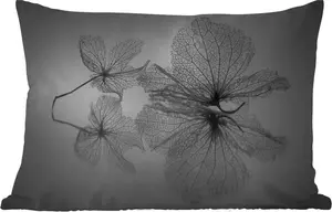 Подушка для улицы - Натюрморт - Черный - Белый - Листья - 60 x 40 см - Устойчива к погодным условиям - Подушка для отдыха - Декоративная подушка - Подушка для дома MuchoWow