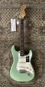 Fender Player II Stratocaster в цвете Birch Green с грифом из палисандра и профессиональной настройкой