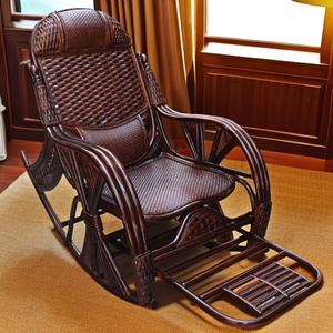 Классическое плетеное кресло-качалка из ротанга с выдвижной подножкой и массажером
