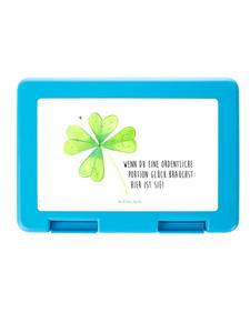 Mr. & Mrs. Panda В бенто-боксе в виде цветка клевера с надписью белого цвета