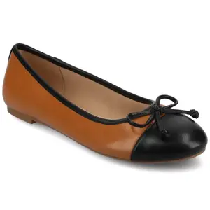 Женские балетки Kaiah средней и широкой ширины с закрытым носком Journee, коричневый