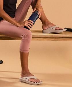 Оригинальные восстановительные сандалии OOFOS