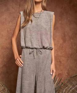 Серый топ без рукавов с круглым вырезом и бархатистой текстурой DAVI & DANI