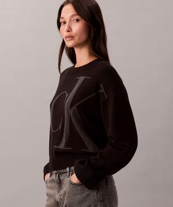 (W) Вязаный свитер Calvin Klein с длинными рукавами из гладкого хлопка. Джинсы Calvin Klein 47E304G