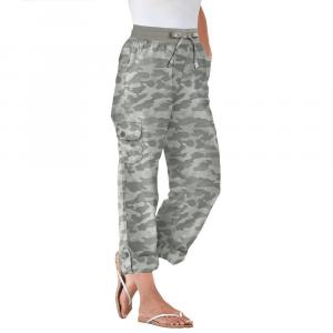 Женщина в женских брюках-карго миниатюрной длины больших размеров Woman Within, цвет Olive Green Camouflage