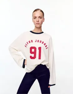 Бежевая футболка с длинным рукавом и принтом Pull&Bear