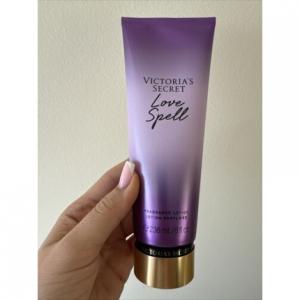 Ароматный лосьон для тела Love Spell 8 жидких унций Victoria's Secret