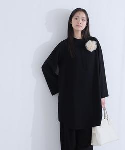 Классический черный парадный костюм для церемонии поступления и вручения дипломов.