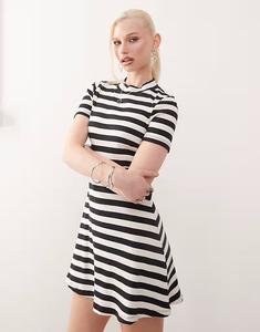 Платье-фигуристка с короткими рукавами в черно-белую полоску Noisy May