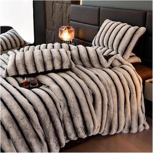 YUSIWOAL Комплект постельного белья из искусственного меха коричневый полосатый