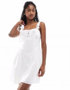 Корсетное мини-платье Miss Selfridge белого цвета с бретельками