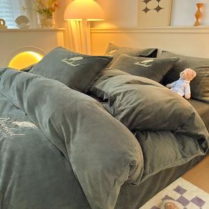 Antarctic Комплект постельного белья из 5 предметов для одного человека (3 предмета + одеяло 2 кг + подушки), двусторонний велюр, цвет Feather - Dark Gray