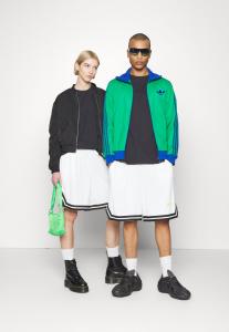 Базовая футболка YOURTURN