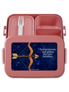 Mr. & Mrs. Panda Ланчбокс с изображением знака зодиака Стрелец и надписью пастельно-красного цвета