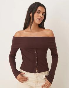Топ с открытыми плечами ASOS DESIGN шоколадного цвета на пуговицах