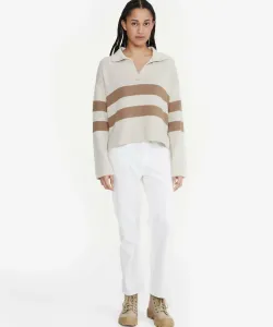 Вязаный свитер из органического хлопка с V-образным вырезом, полосатым воротником-стойкой и боковыми разрезами.