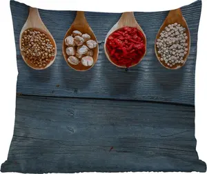 Подушка для улицы - Специи - Ложка - Дерево - Кухня - Специи - Промышленные - 40x40 см - Устойчива к атмосферным воздействиям - Подушка для отдыха - Подушка - Интерьер - Обивка с изображением MuchoWow