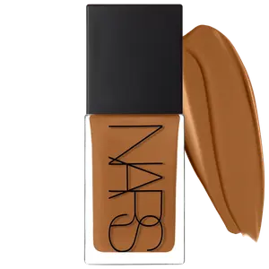 Светоотражающая тональная основа средней степени покрытия с пептидами какао, улучшающая состояние кожи. NARS, 1 oz/30 mL, New Caledonia