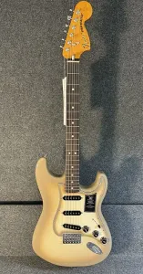 Fender VINTERA II ANTIGUA STRATOCASTER к 70-летию