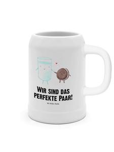 Пивная кружка, молочный бисквит с надписью на белом фоне Mr. & Mrs. Panda