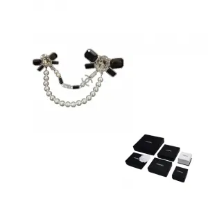 CHANEL Брошь с камнями Unisex Black
