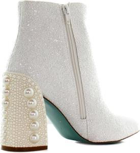 Женские ботильоны Betsey Johnson Kasey, White