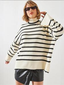 Bianco Lucci Свитер оверсайз в цвете крем