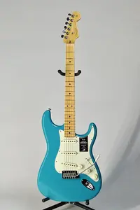 Fender American Professional II Stratocaster с грифом из палисандра 2020 - настоящее время - Майами Блю