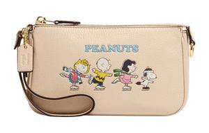Сумка через плечо SNOOPY X Peanuts Collaboration Nolita из галантерейной кожи телесного цвета COACH