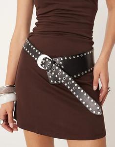 Поясной ремень Free People Jagger черного цвета с заклепками