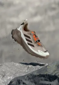Походные ботинки trailmaker 2 gore-tex speed lace Adidas Terrex, Taupe/Aurora Coffee/Off White