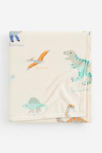 Одеяло H&M Home Patterned Fleece Dinosaurs, светло-бежевый