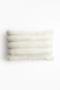 Декоративная наволочка H&M Fluffy, 40x60 см, белый