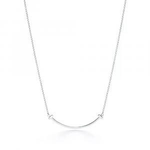 Кулон с цепочкой Tiffany & Co. Smile Small, белое золото