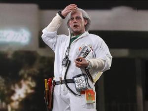 Фигурка Back to the Future MMS609 Doc Brown 1/6th Scale Collectible Figure Hot Toys