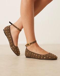 Балетки Lara с заклепками и круглым носком ASOS DESIGN Wide Fit из замши оливкового цвета